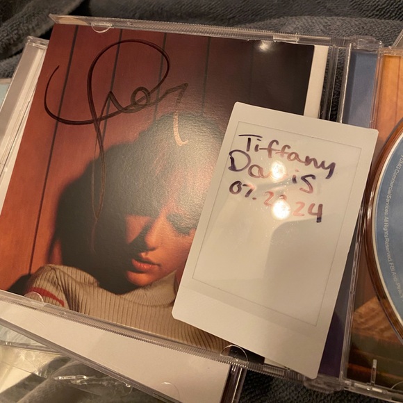 Taylor Swift Midnights moonstone signed cd. - Picture 1 of 1